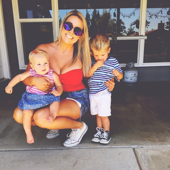 Meet your Posher, Jessica - Picture 1 of 1